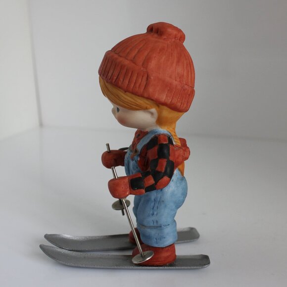 Enesco COUNTRY COUSINS GIRL SKIER Katie Katy 4" Porcelain Figurine Metal Skis - Picture 7 of 8